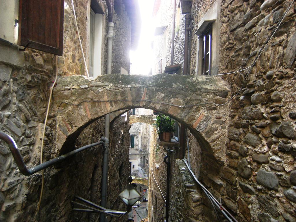 Il Nido Di Rondine Bed & Breakfast Dolceacqua Exterior photo